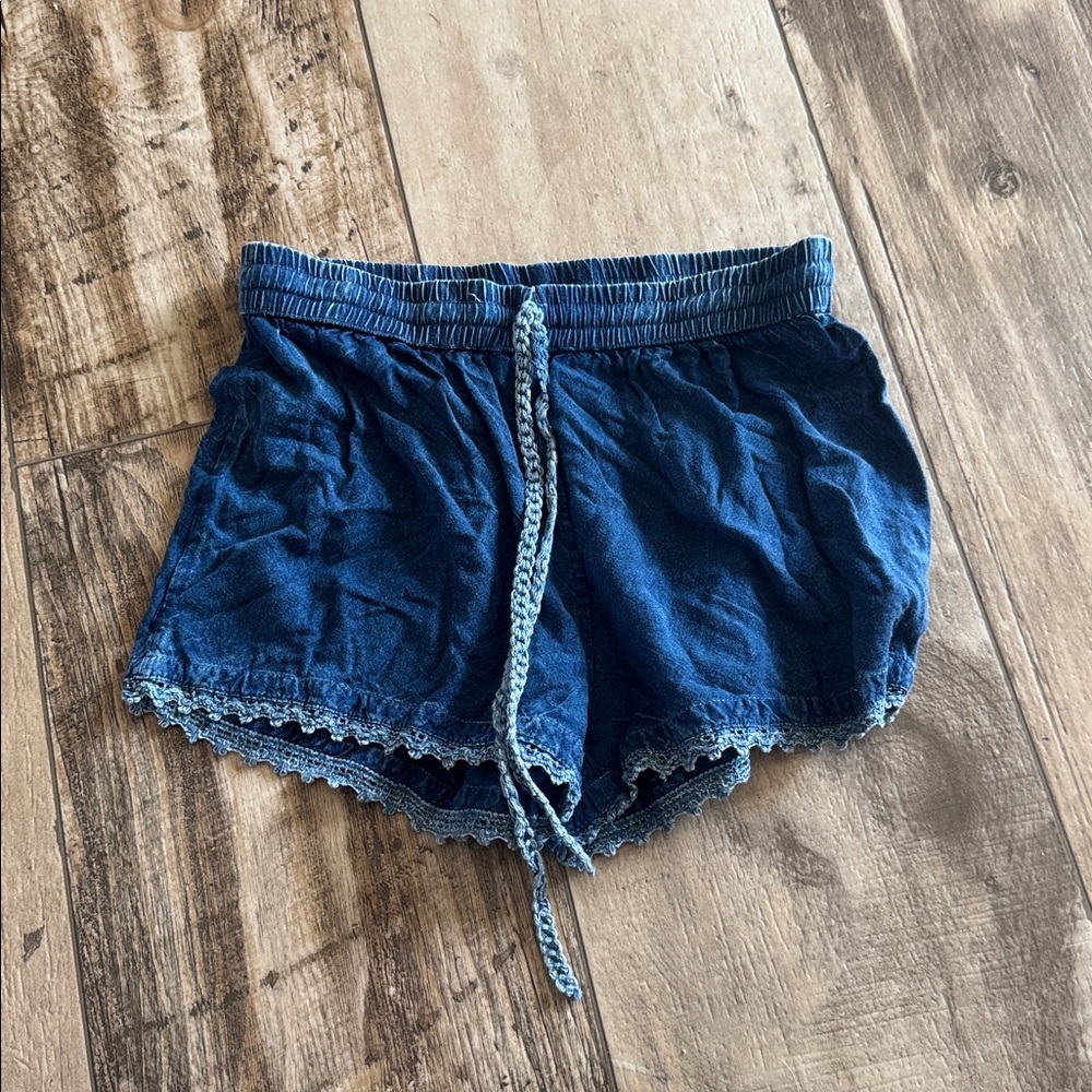 Earthbound trading Co blue fabric shorts